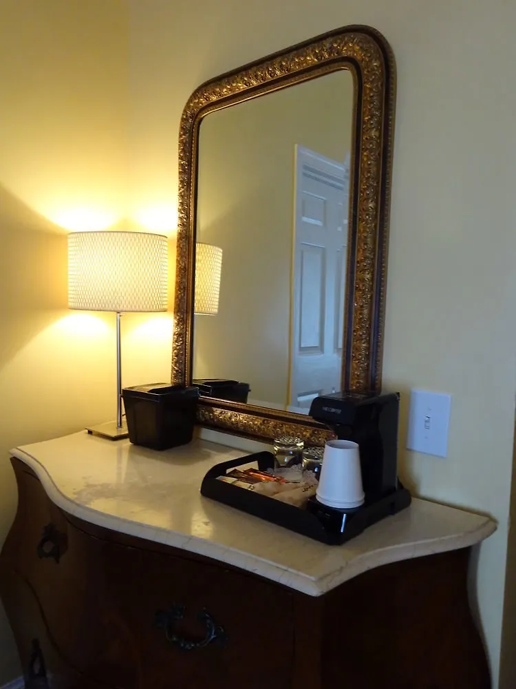 Hotel 3 West Club New York 3*,